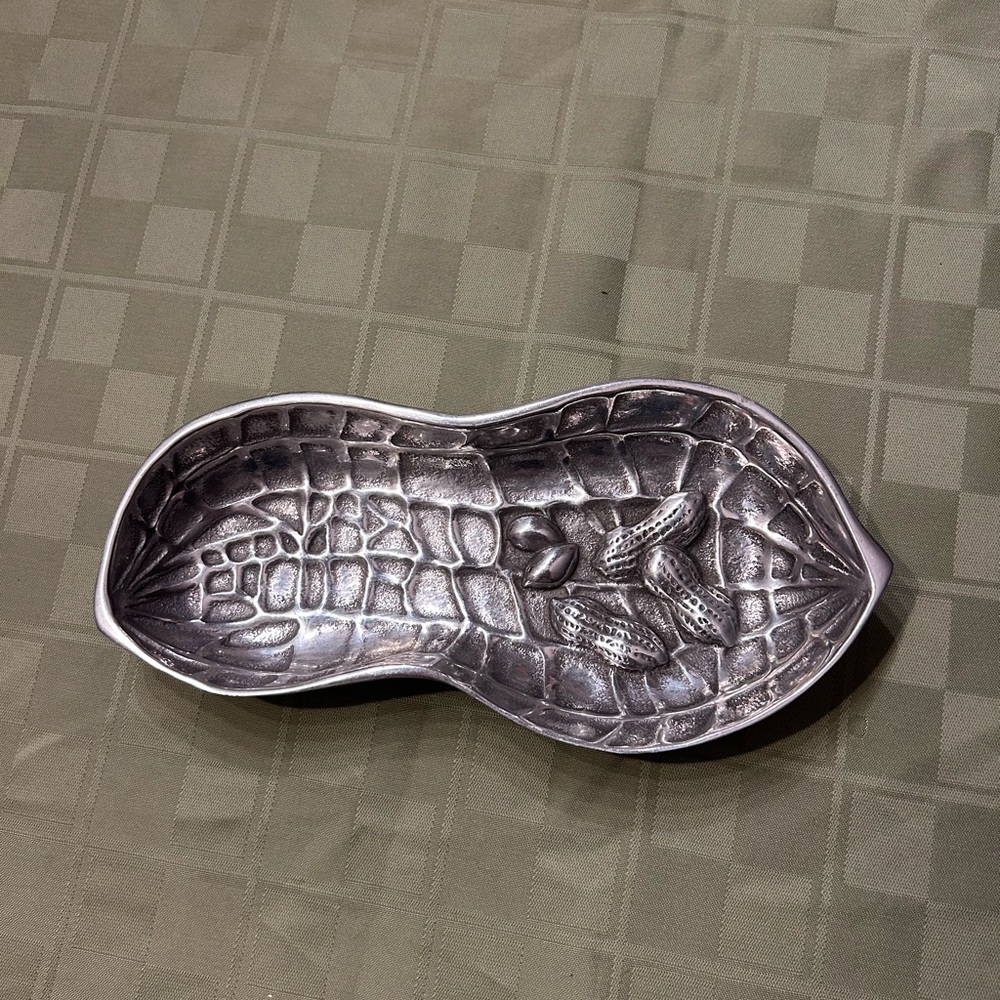 Wilton Armetale Peanut Dish